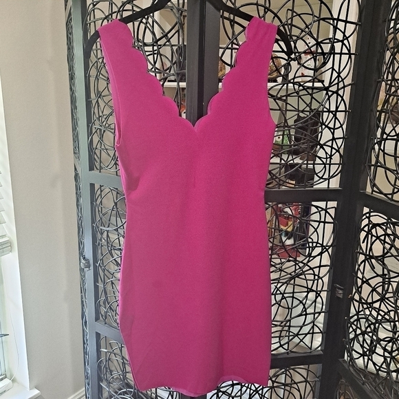 Fuchsia Dress Bodycon Scalloped V Neckline Size XS - Picture 4 of 8